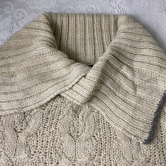 Cliche Couture Wool Blend Chunky Cable Knit Poncho Cream Gray Black - Picture 7 of 9